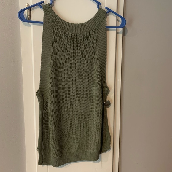 Green knit tank top - Picture 2 of 3
